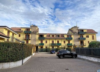 Three-room apartment Mezzago - photo 27