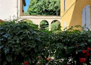 Two-room apartment Modena (neighborhood Centro Storico) - photo 1
