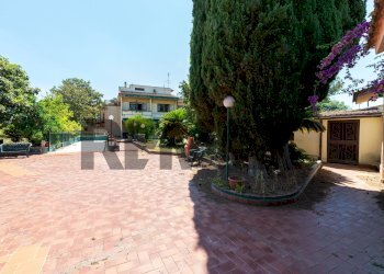 Terrazza - Villa Via Folgaria
100, Roma - photo 1