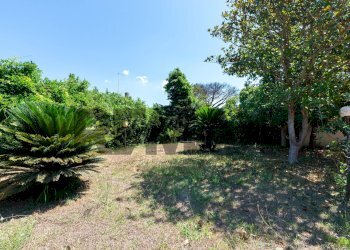 Giardino - Villa Via Folgaria
100, Roma - photo 8