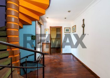 Scale - Villa Via Folgaria
100, Roma - photo 28