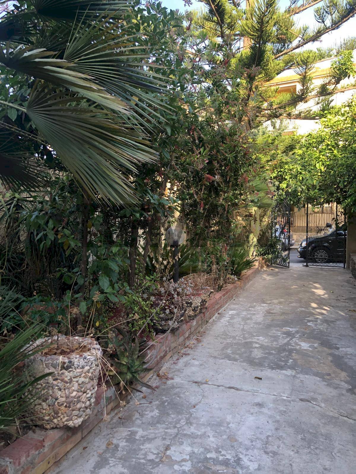 Giardino - Villa Via Santa Maria Goretti
23, Caltagirone - foto 2