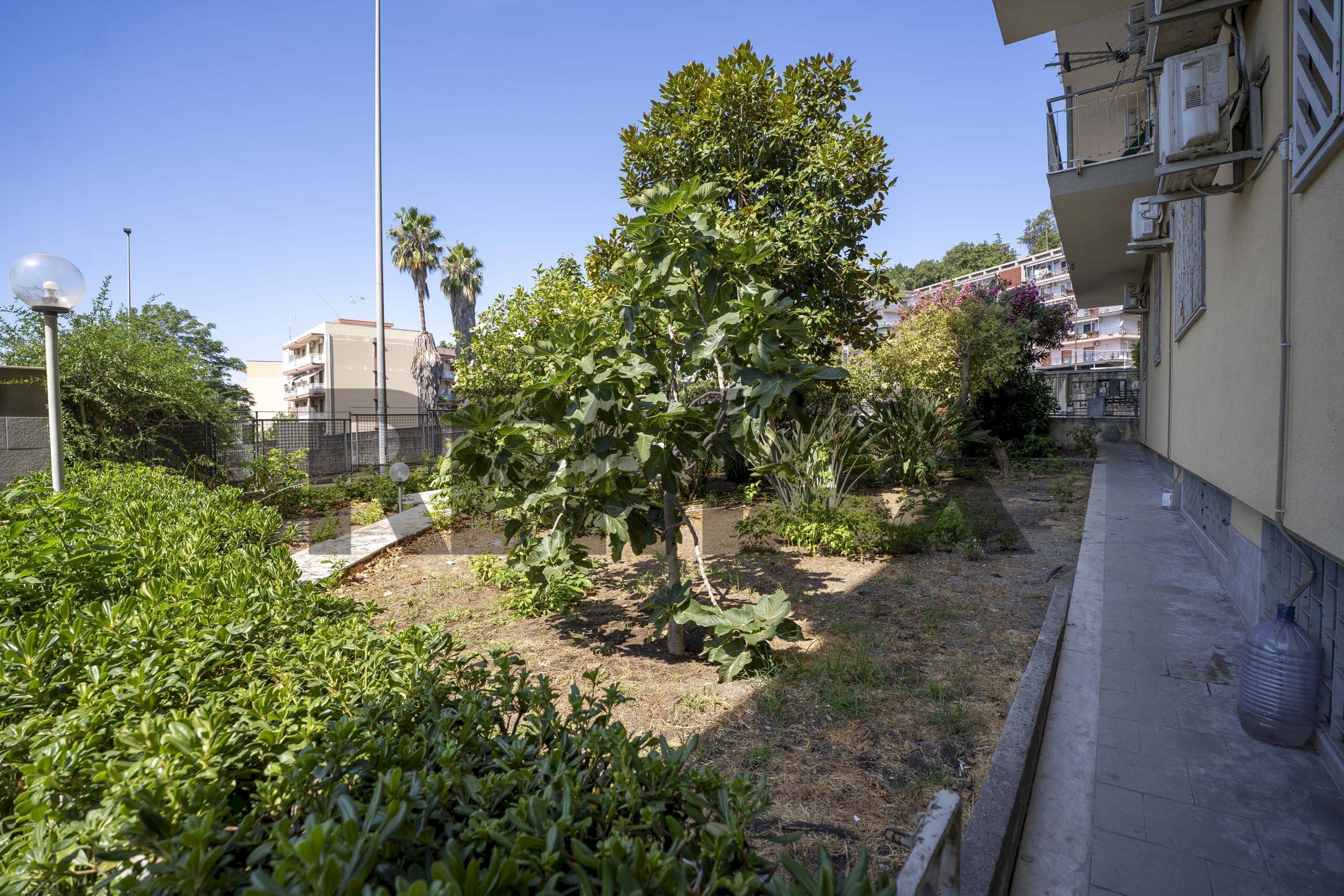 Giardino - Apartment Via Etnea
46, Gravina di Catania - photo 3