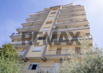 Edificio all\'aperto - Apartment Via Etnea
 
46, Gravina di Catania - photo 4