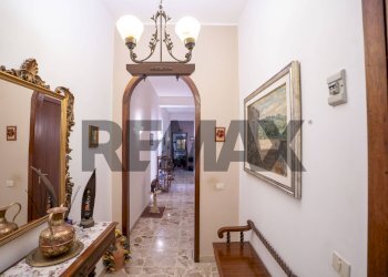 Hall / corridoio - Apartment Via Etnea
 
46, Gravina di Catania - photo 6