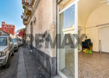 Edificio all\'aperto - Negozio Via Messina
 
545, Catania - foto 4