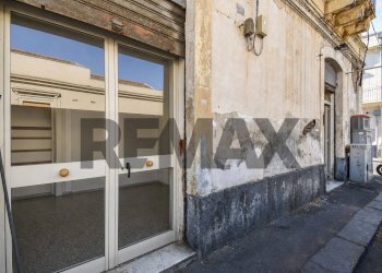Edificio all\'aperto - Negozio Via Messina
 
545, Catania - foto 26