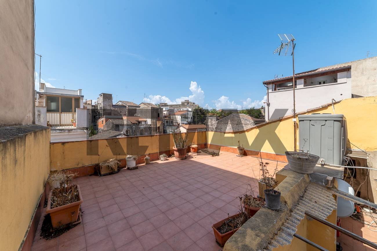 Terrazza - Casa indipendente Via Tommaso Tedeschi
 
5, Catania - foto 1