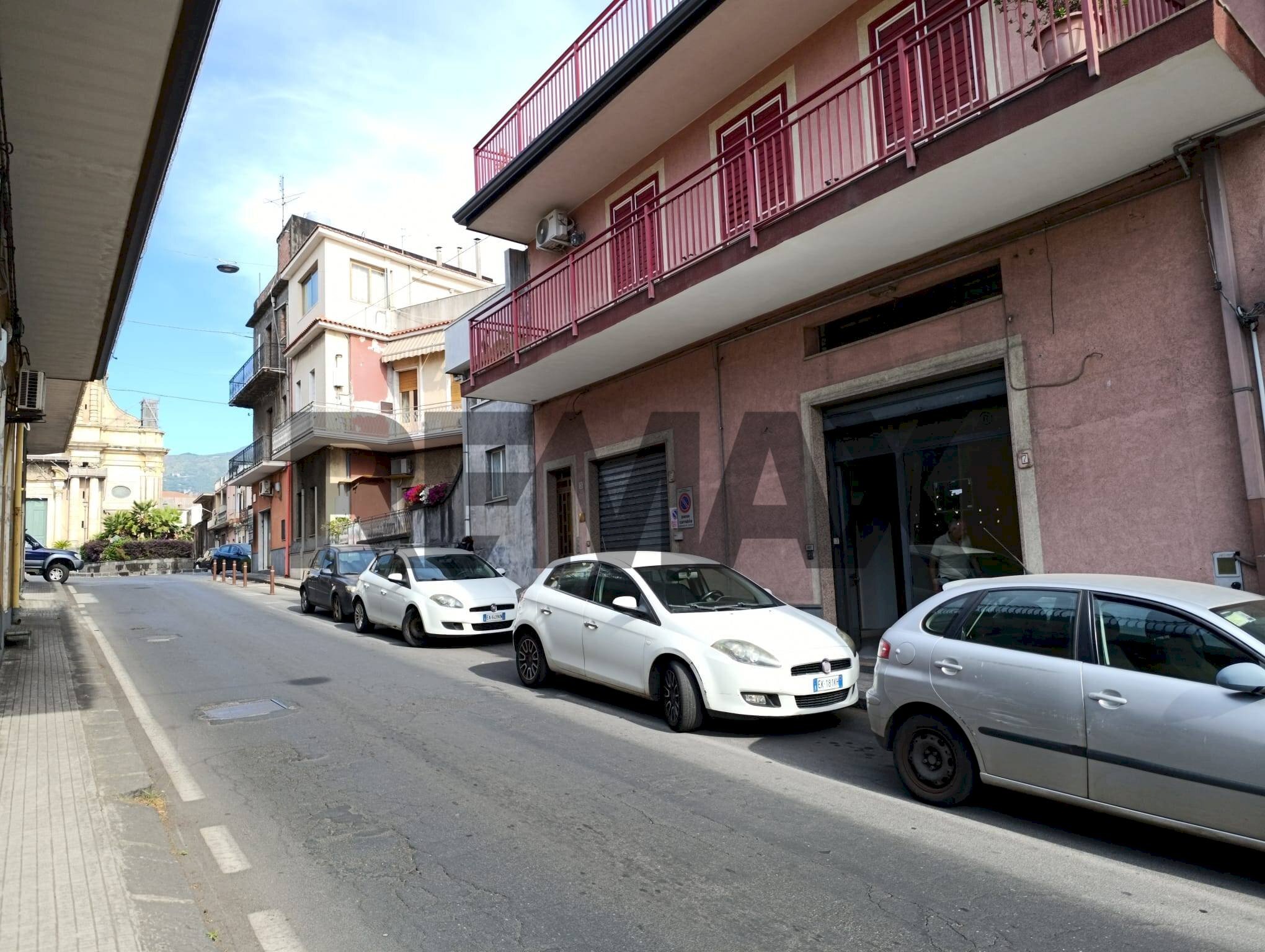 Edificio all\'aperto - Shop Via Giuseppe Mazzini
 
5/7, Santa Venerina - photo 1