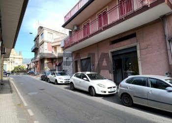 Edificio all\'aperto - Shop Via Giuseppe Mazzini
5/7, Santa Venerina - photo 1