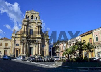 Edificio all\'aperto - Shop Via Giuseppe Mazzini
5/7, Santa Venerina - photo 3