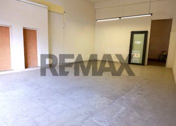 Stanza vuota - Shop Via Giuseppe Mazzini
5/7, Santa Venerina - photo 7
