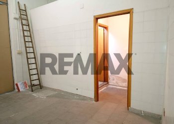 Stanza vuota - Shop Via Giuseppe Mazzini
5/7, Santa Venerina - photo 16