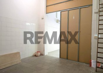 Stanza vuota - Shop Via Giuseppe Mazzini
5/7, Santa Venerina - photo 17