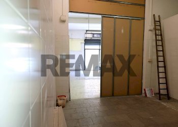 Hall / corridoio - Shop Via Giuseppe Mazzini
5/7, Santa Venerina - photo 18