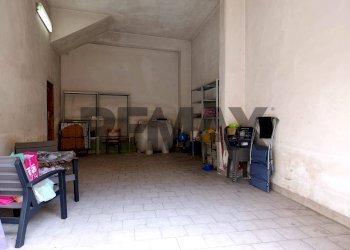 Parcheggio - Shop Via Giuseppe Mazzini
5/7, Santa Venerina - photo 20