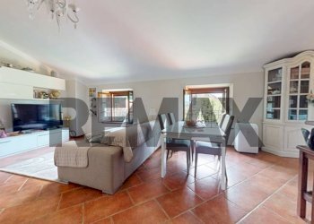 Sala da pranzo - Appartamento Via Cavallini
 
1, Camaiore - foto 3
