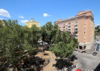 Edificio all\'aperto - Bilocale Piazza Ragusa
42, Roma - foto 1