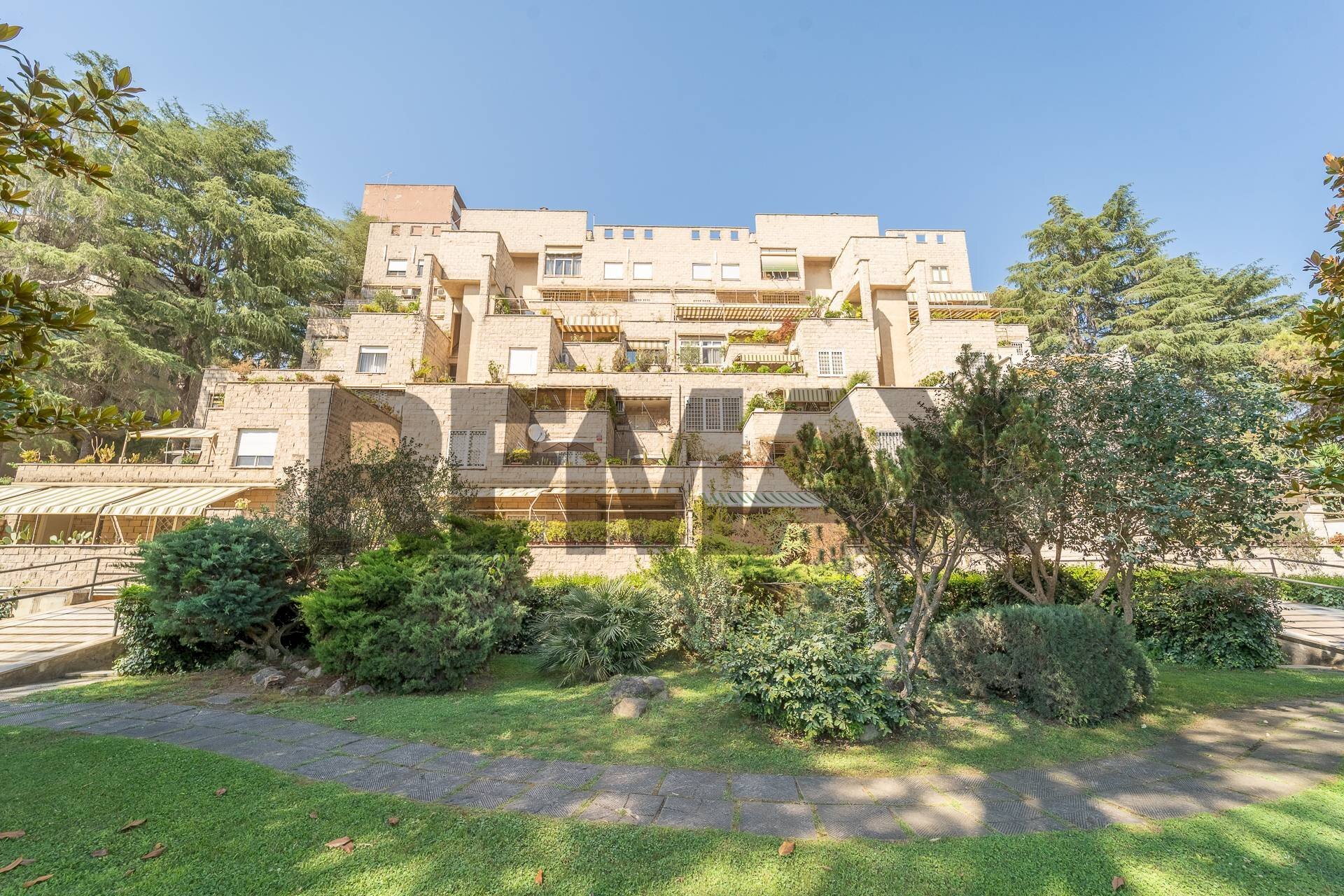 Edificio all\'aperto - Quadrilocale Via Guido Da Verona
 
70, Roma - foto 1