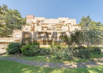 Edificio all\'aperto - Quadrilocale Via Guido Da Verona
70, Roma - foto 1