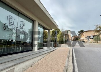 Edificio all\'aperto - Attività Commerciale Via Provinciale Cerretese
4, Cerreto Guidi - foto 2