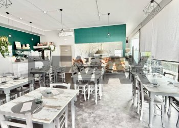 Sala da pranzo - Attività Commerciale Via Provinciale Cerretese
4, Cerreto Guidi - foto 4