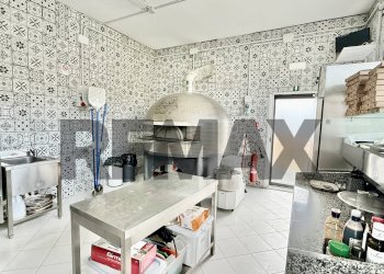 Sala da pranzo - Attività Commerciale Via Provinciale Cerretese
4, Cerreto Guidi - foto 12