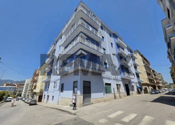 Edificio all\'aperto - Trilocale via Luigi Liguori
7, Salerno - foto 13