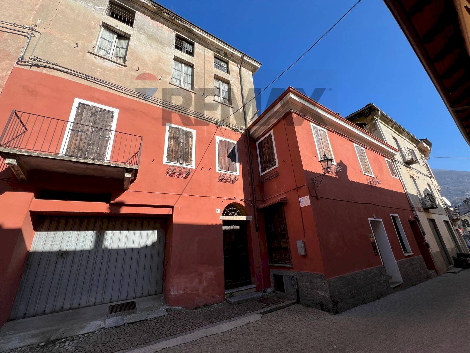Edificio all\'aperto - Semi-detached house Via Caviglione
 
59, Pont-Canavese - photo 1