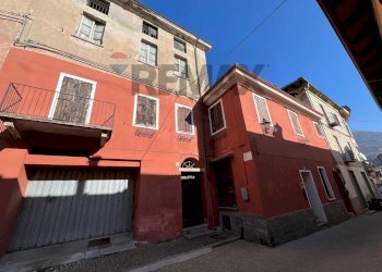Edificio all\'aperto - Semi-detached house Via Caviglione
 
59, Pont-Canavese - photo 1