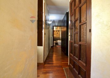 Hall / corridoio - Semi-detached house Via Caviglione
 
59, Pont-Canavese - photo 30