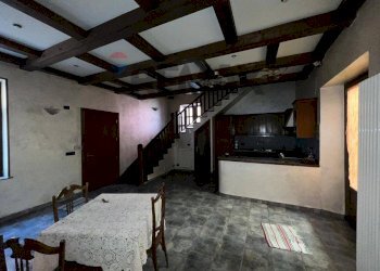 Sala da pranzo - Semi-detached house Via Caviglione
 
59, Pont-Canavese - photo 54