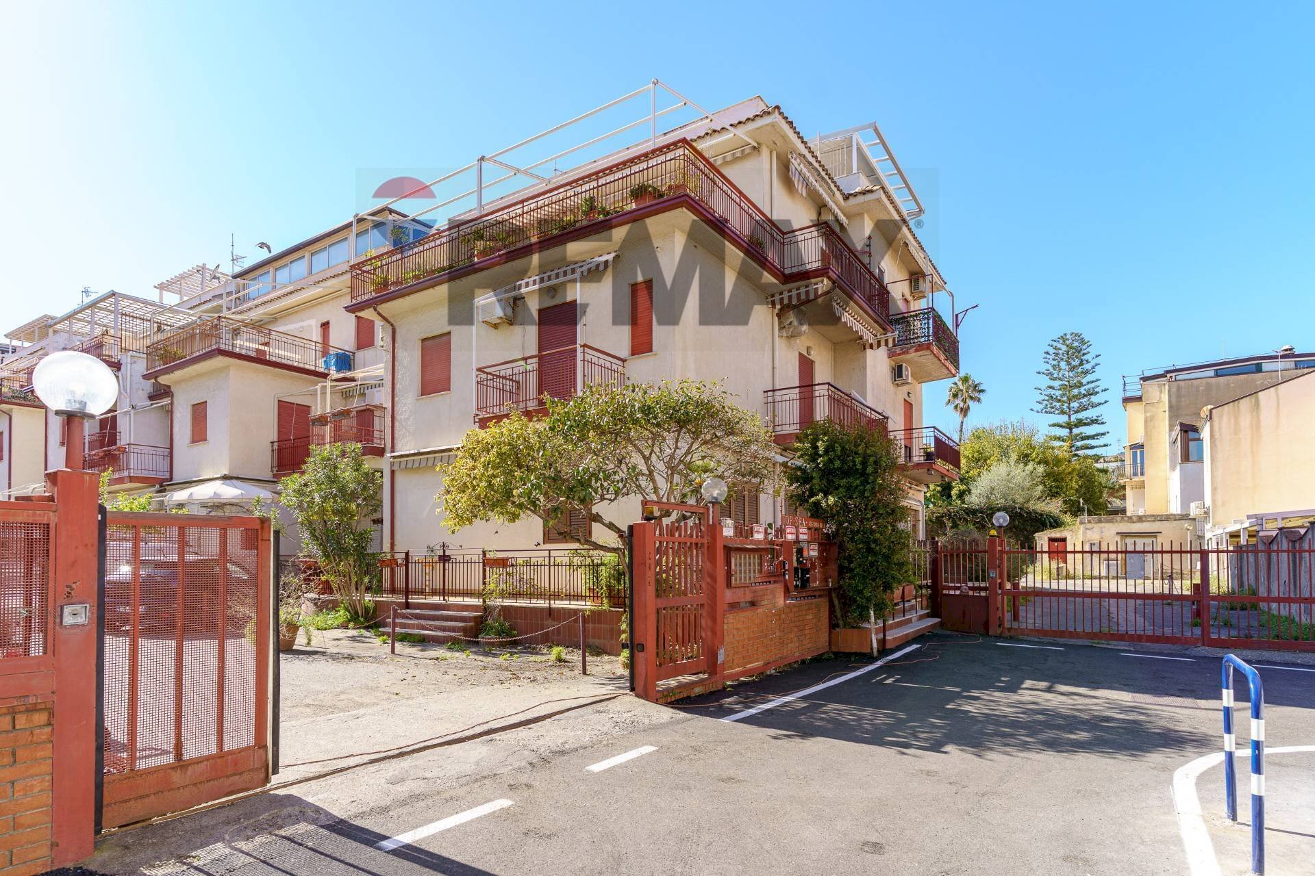 Casa all\'aperto - Bilocale via Laghini
 
251, Giardini-Naxos - foto 1