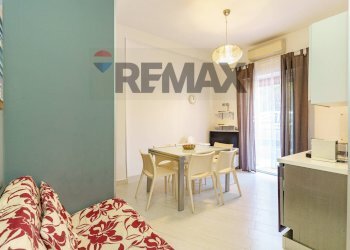 Sala da pranzo - Bilocale via Laghini
 
251, Giardini-Naxos - foto 14