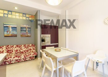 Sala da pranzo - Bilocale via Laghini
 
251, Giardini-Naxos - foto 18