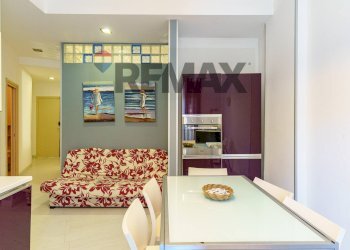 Sala da pranzo - Bilocale via Laghini
 
251, Giardini-Naxos - foto 19
