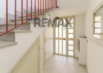 Scale - Bilocale via Laghini
 
251, Giardini-Naxos - foto 25