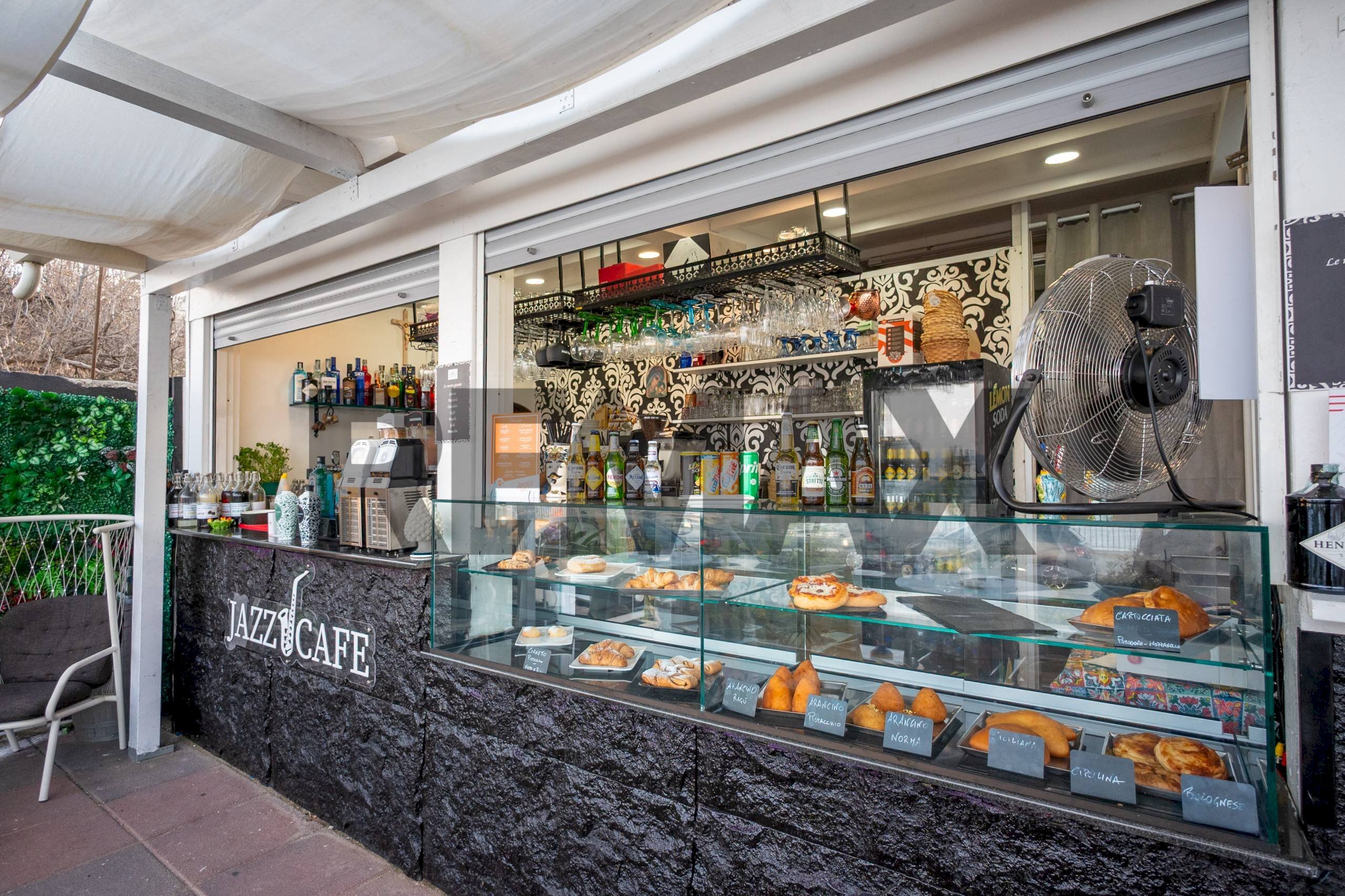 Soggiorno - Commercial Activity via lungo mare
 
86, Sant'Alessio Siculo - photo 1