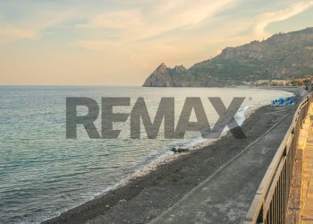 Vista dell\'acqua - Commercial Activity via lungo mare
86, Sant'Alessio Siculo - photo 10