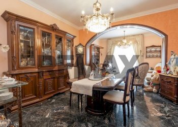 Sala da pranzo - Quadrilocale Via Carrubella
 
10 A, Catania - foto 5