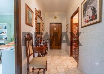 Hall / corridoio - Quadrilocale Via Carrubella
 
10 A, Catania - foto 15