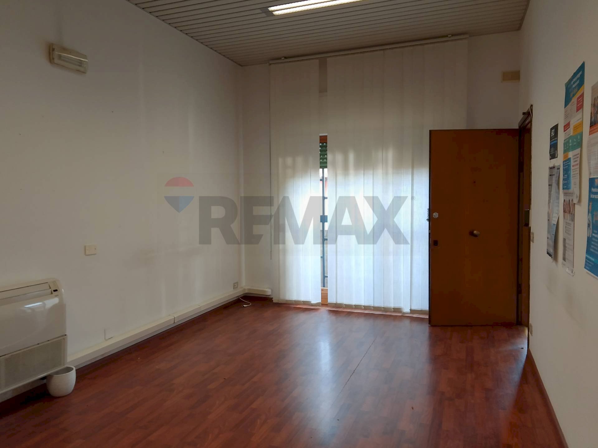 Stanza vuota - Office Piazza Marconi
3/A, Sant'Agata Li Battiati - photo 2