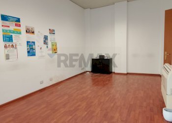 Stanza vuota - Office Piazza Marconi
3/A, Sant'Agata Li Battiati - photo 5