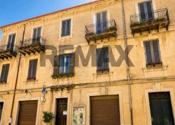 Edificio all\'aperto - Independent house VIA ROMA
 
11, Tortorici - photo 1