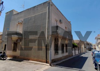 Edificio all\'aperto - Independent house via Tunisi
 
7, Ragusa - photo 1