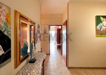 Hall / corridoio - Three-room apartment via Rimembranze
 
70, Mineo - photo 7