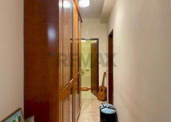 Hall / corridoio - Three-room apartment via Rimembranze
 
70, Mineo - photo 15