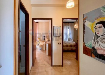 Hall / corridoio - Three-room apartment via Rimembranze
 
70, Mineo - photo 24