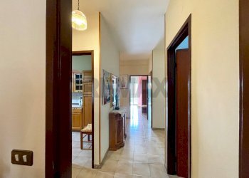 Hall / corridoio - Three-room apartment via Rimembranze
 
70, Mineo - photo 37