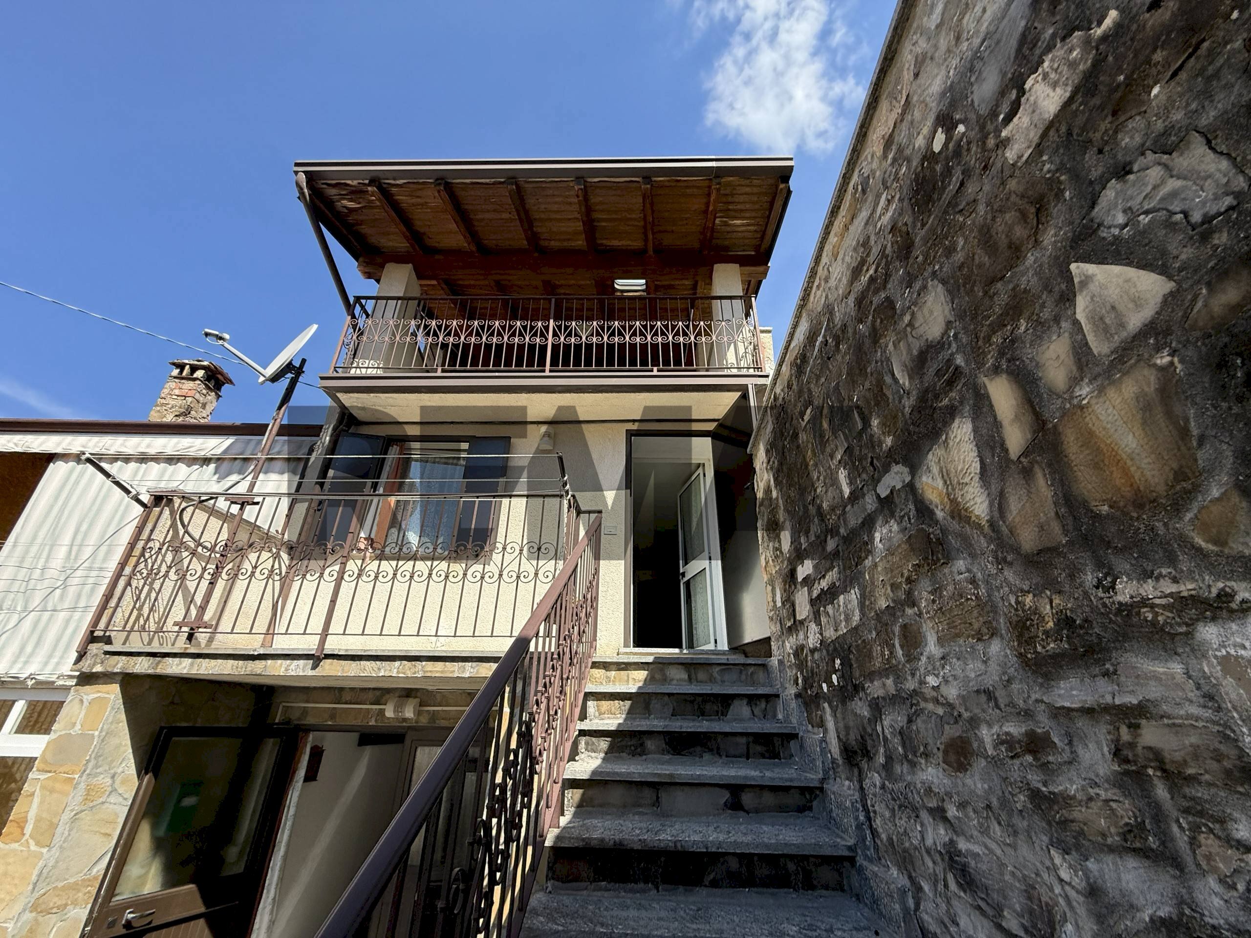 Casa all\'aperto - Casa semi indipendente BAROSTRO
 
SNC, Brallo di Pregola - foto 1
